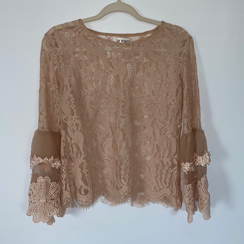 Lacey Bell Sleve Top. Size M - Picture 1 of 6